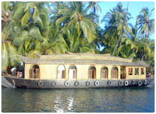 Deluxe Houseboats in India